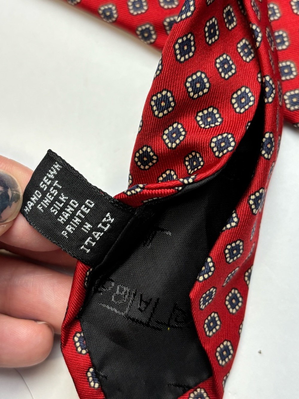 Robert Talbott for A.O.White Classic Red Silk tie - Picture 5 of 7